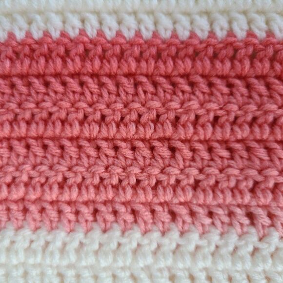 Vintage Handmade Knit Crochet Pretty Pink Afghan Throw Lap Blanket New Baby Gift - Picture 4 of 16